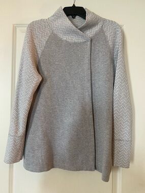 Max Studio Gray/White Herringbone Draped Women's Knit Lightweight Sweater, sz M